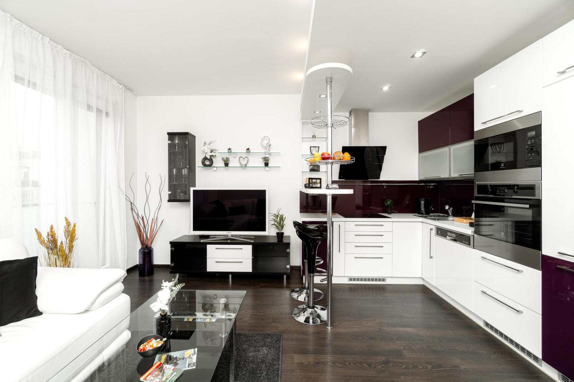 Bnb New Beautiful Apartment In The Center Of Ostrava With Option Garage Parking Екстериор снимка
