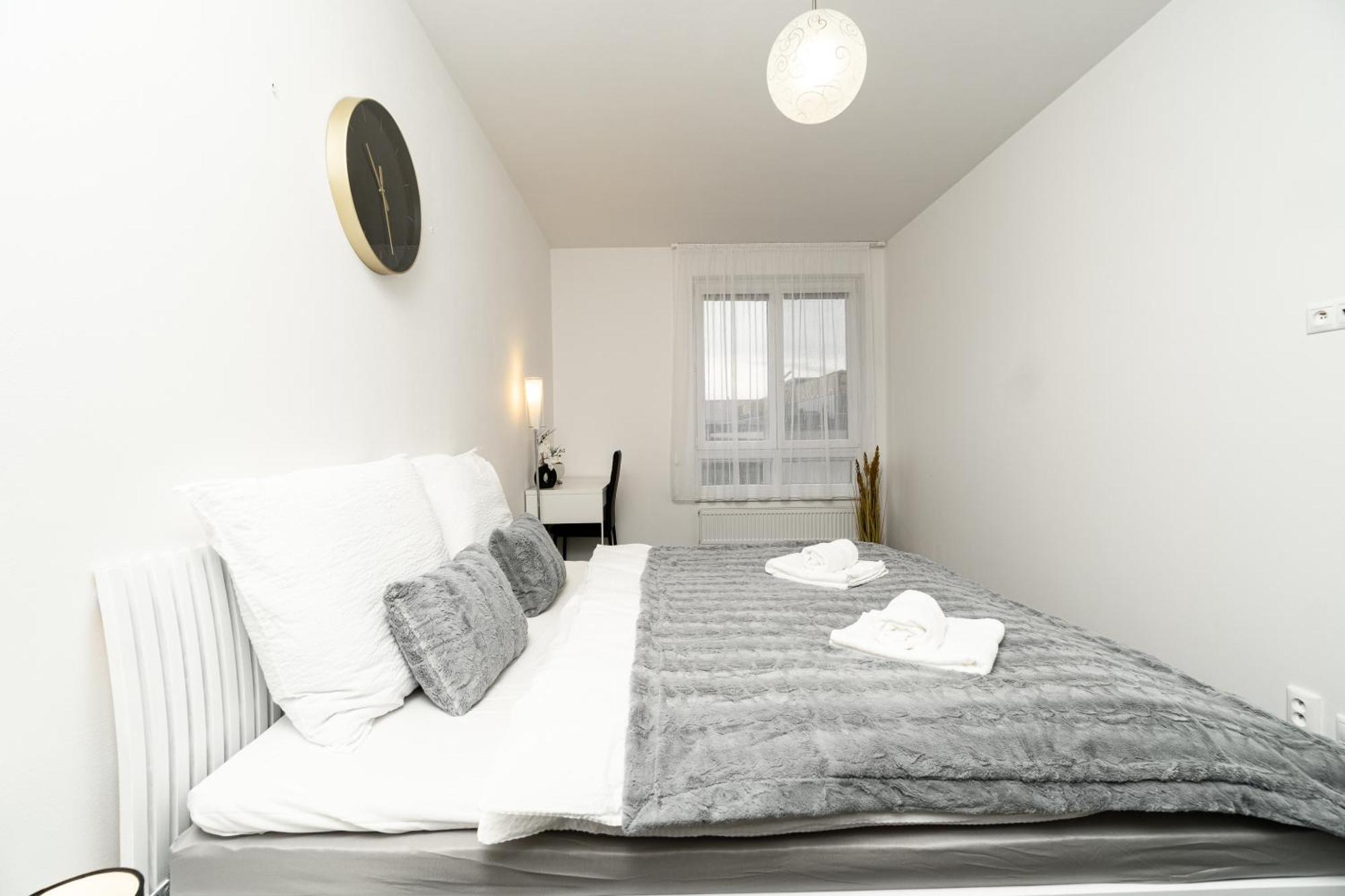 Bnb New Beautiful Apartment In The Center Of Ostrava With Option Garage Parking Екстериор снимка