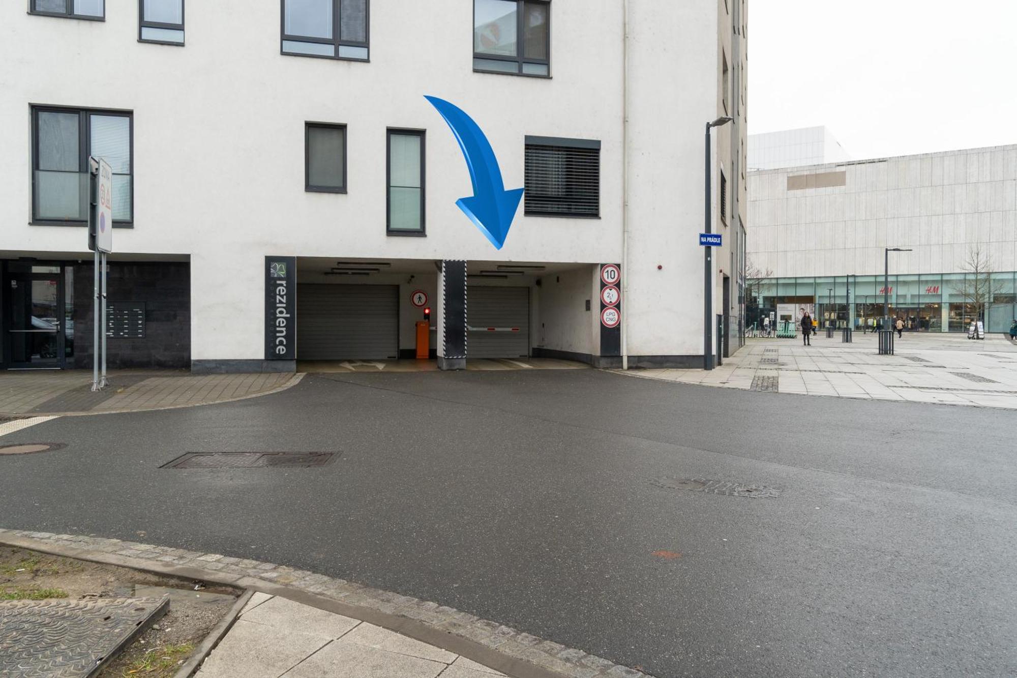 Bnb New Beautiful Apartment In The Center Of Ostrava With Option Garage Parking Екстериор снимка