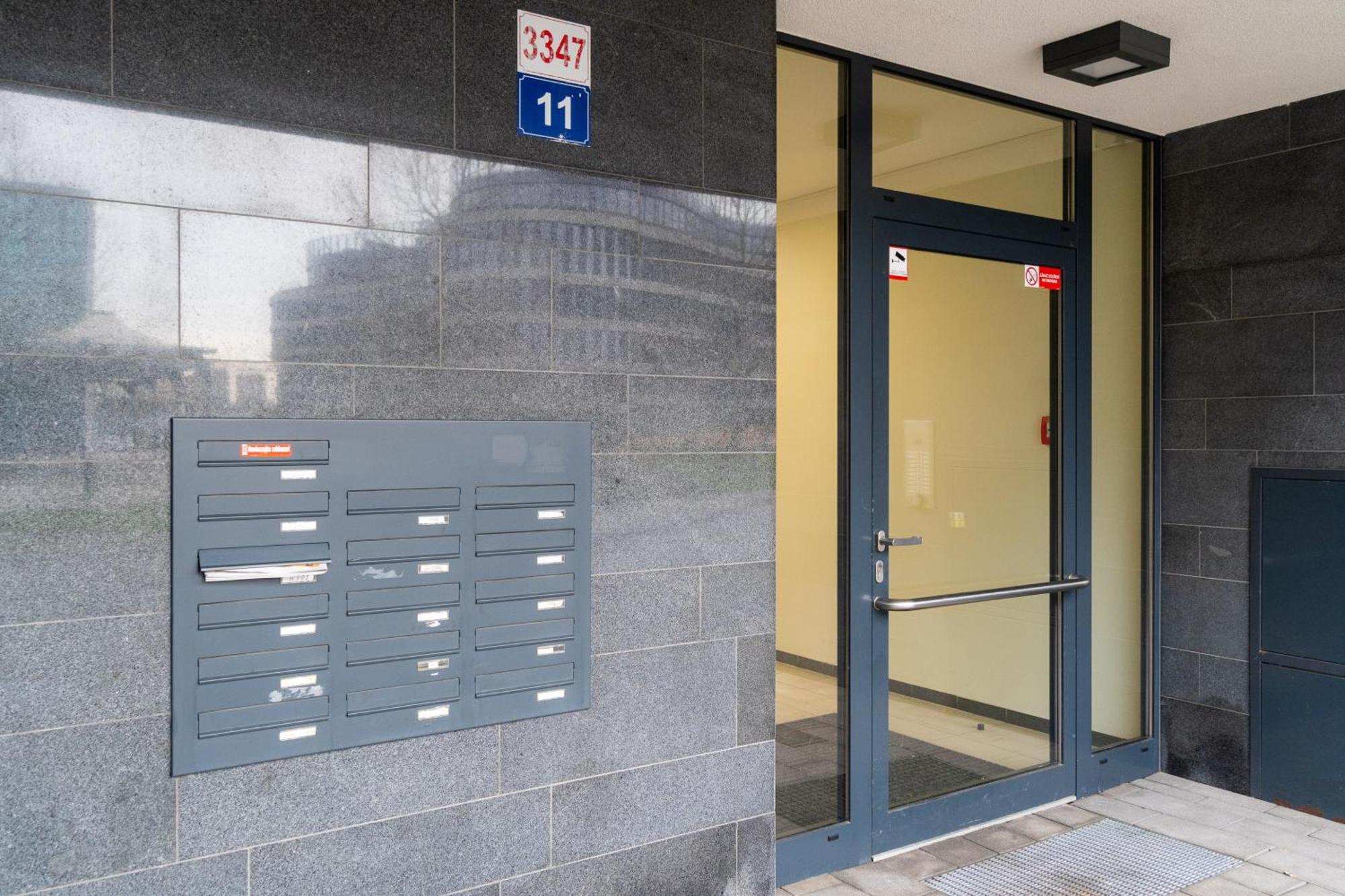 Bnb New Beautiful Apartment In The Center Of Ostrava With Option Garage Parking Екстериор снимка