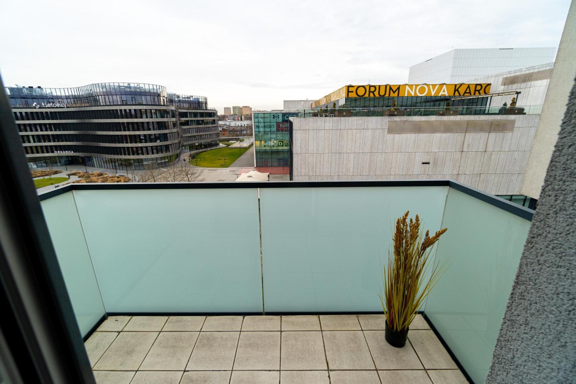 Bnb New Beautiful Apartment In The Center Of Ostrava With Option Garage Parking Екстериор снимка