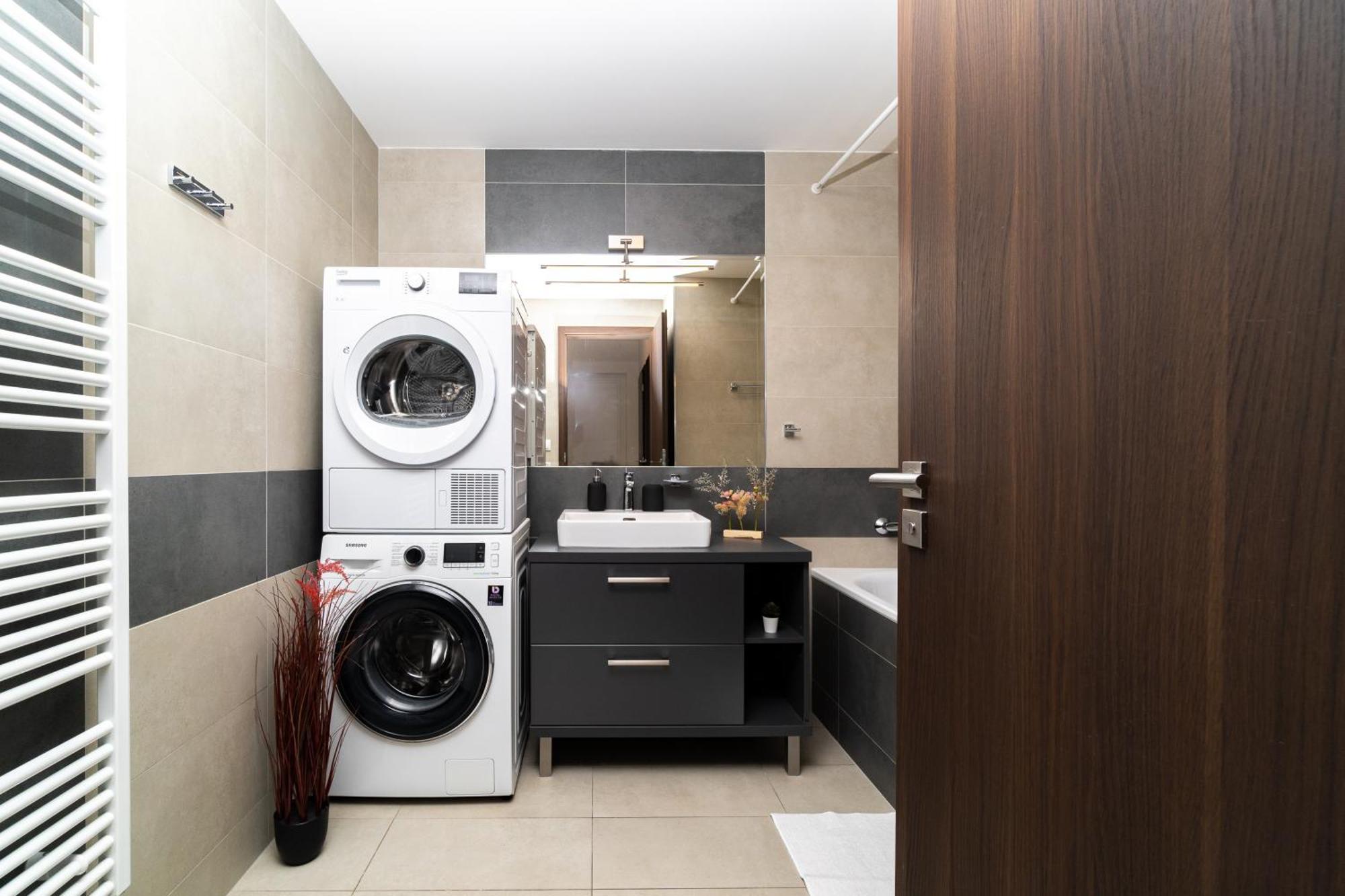 Bnb New Beautiful Apartment In The Center Of Ostrava With Option Garage Parking Екстериор снимка